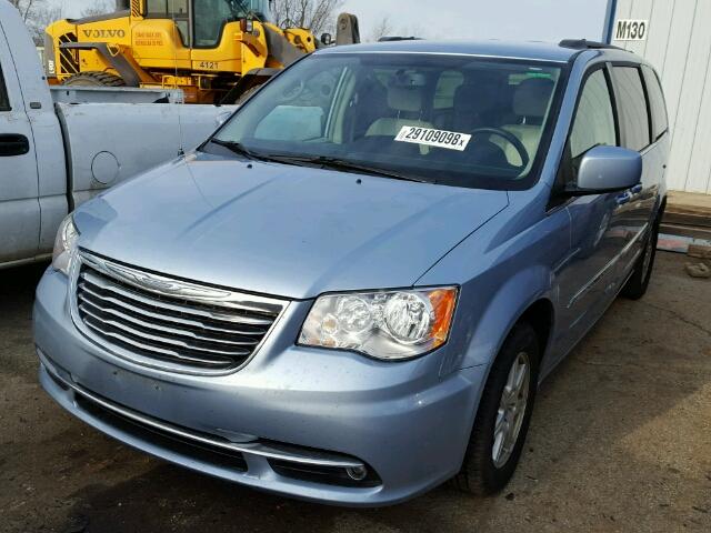 2C4RC1BG2CR303192 - 2012 CHRYSLER TOWN & COU BLUE photo 2