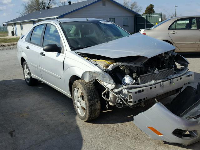 1FAHP34N37W170968 - 2007 FORD FOCUS ZX4 SILVER photo 1