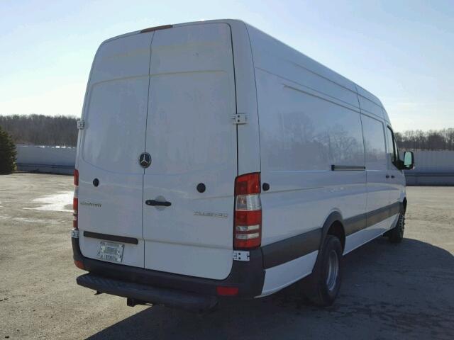 WD3PF1DC0E5880354 - 2014 MERCEDES-BENZ SPRINTER 3 WHITE photo 4