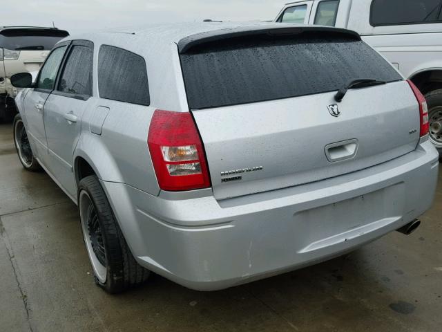 2D4GZ48V55H647057 - 2005 DODGE MAGNUM SXT SILVER photo 3