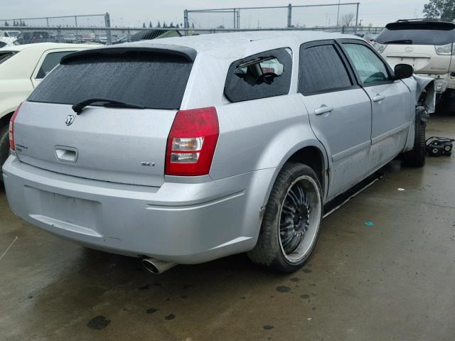 2D4GZ48V55H647057 - 2005 DODGE MAGNUM SXT SILVER photo 4