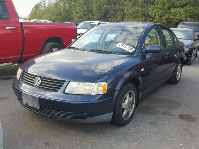 WVWMA63B8XE288684 - 1999 VOLKSWAGEN PASSAT GLS BLUE photo 2