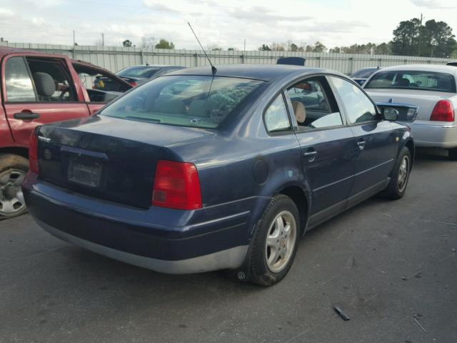 WVWMA63B8XE288684 - 1999 VOLKSWAGEN PASSAT GLS BLUE photo 4