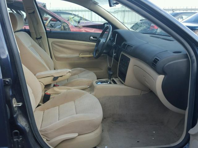 WVWMA63B8XE288684 - 1999 VOLKSWAGEN PASSAT GLS BLUE photo 5