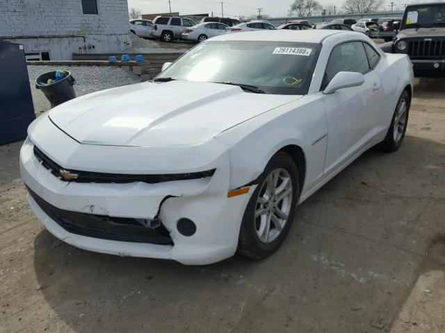 2G1FB1E34F9156207 - 2015 CHEVROLET CAMARO LS WHITE photo 2