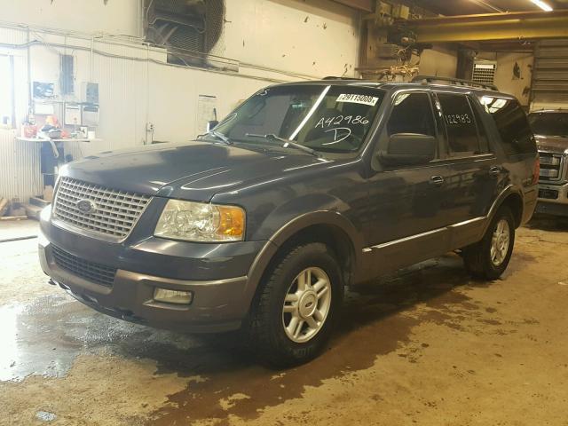 1FMFU16545LA42986 - 2005 FORD EXPEDITION BLUE photo 2