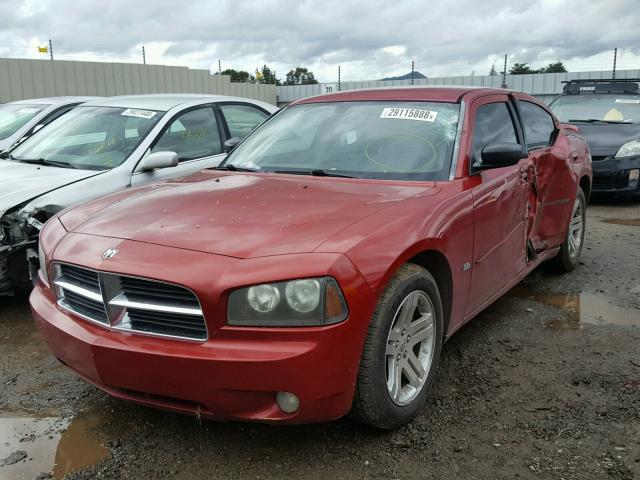 2B3LA43G76H433833 - 2006 DODGE CHARGER SE RED photo 2