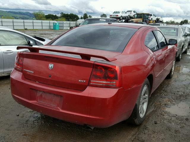 2B3LA43G76H433833 - 2006 DODGE CHARGER SE RED photo 4