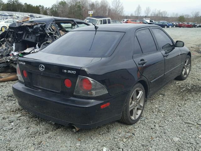 JTHBD192520042611 - 2002 LEXUS IS 300 BLACK photo 4