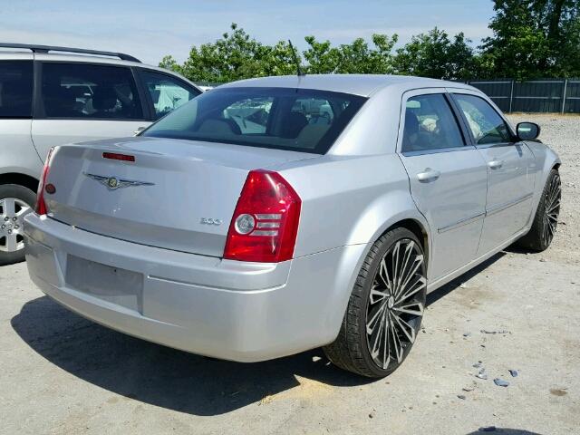 2C3KA43R48H243653 - 2008 CHRYSLER 300 LX SILVER photo 4