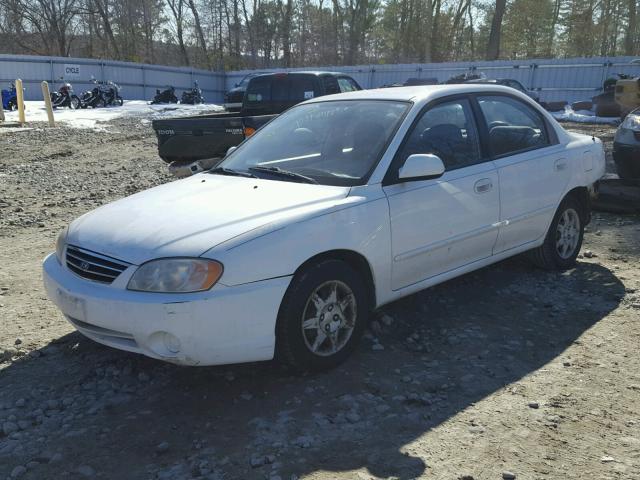 KNAFB121335254693 - 2003 KIA SPECTRA BA WHITE photo 2