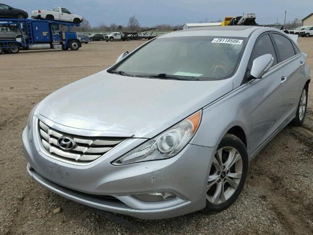 5NPEC4AC5BH295566 - 2011 HYUNDAI SONATA SE SILVER photo 2