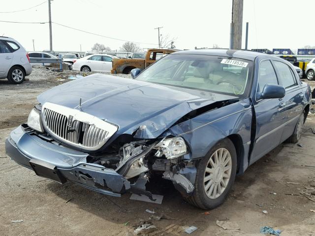 1LNHM82WX3Y642010 - 2003 LINCOLN TOWN CAR S BLUE photo 2