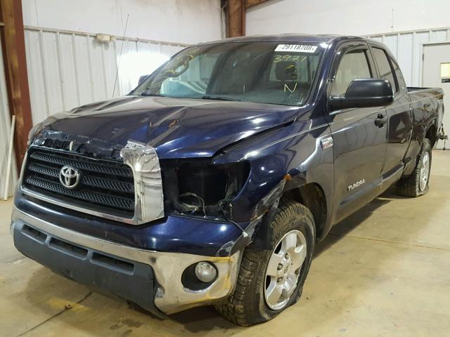 5TFBV54177X013971 - 2007 TOYOTA TUNDRA DOU BLUE photo 2