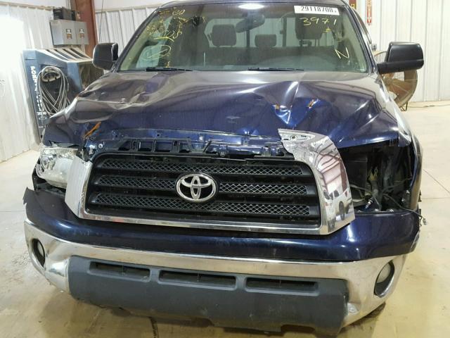 5TFBV54177X013971 - 2007 TOYOTA TUNDRA DOU BLUE photo 7