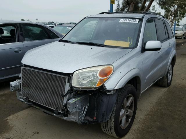 JTEHD20V040002881 - 2004 TOYOTA RAV4 SILVER photo 2