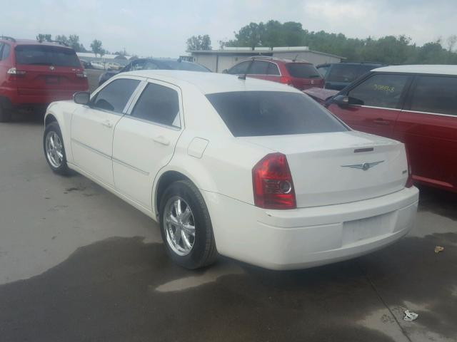 2C3KA43R48H121956 - 2008 CHRYSLER 300 LX WHITE photo 3