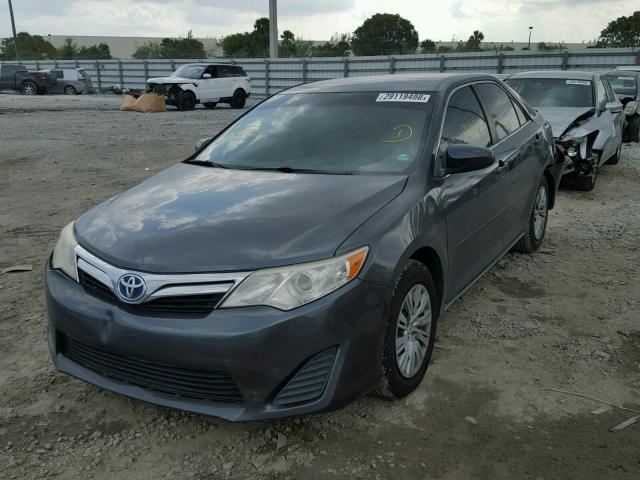 4T1BD1FK1CU010332 - 2012 TOYOTA CAMRY HYBR CHARCOAL photo 2