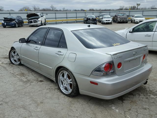 JTHBD192640087883 - 2004 LEXUS IS 300 SILVER photo 3