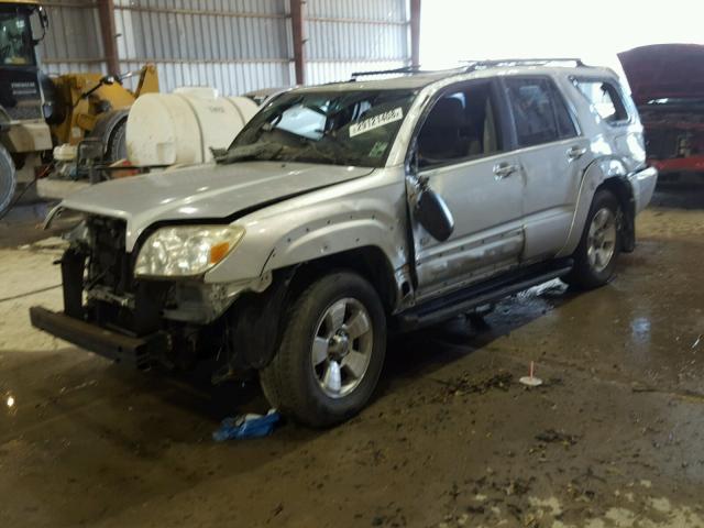 JTEZU14R140032581 - 2004 TOYOTA 4RUNNER SR SILVER photo 2