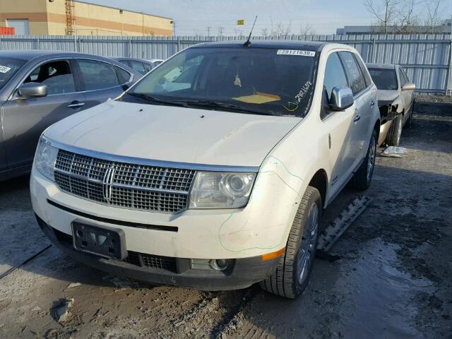 2LMDU88C28BJ11369 - 2008 LINCOLN MKX WHITE photo 2