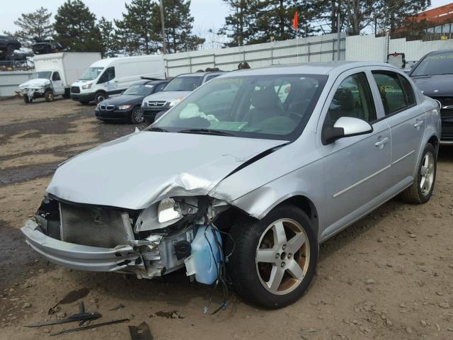 1G1AL52F557596403 - 2005 CHEVROLET COBALT LS SILVER photo 2