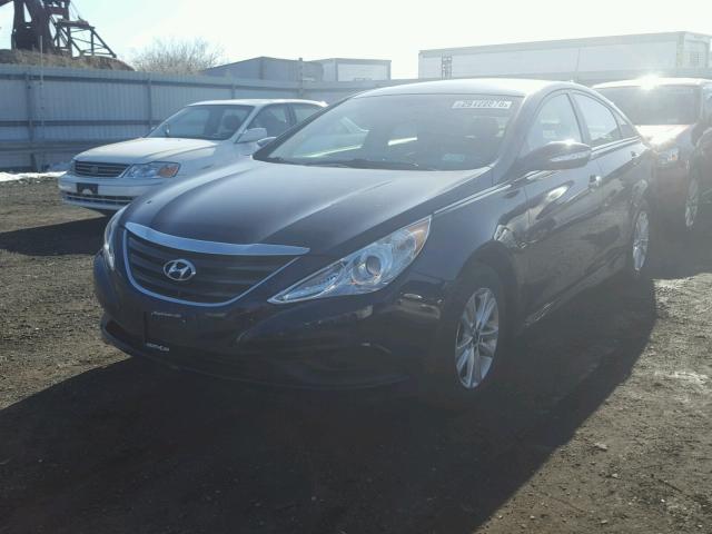 5NPEB4AC6EH877960 - 2014 HYUNDAI SONATA GLS BLUE photo 2