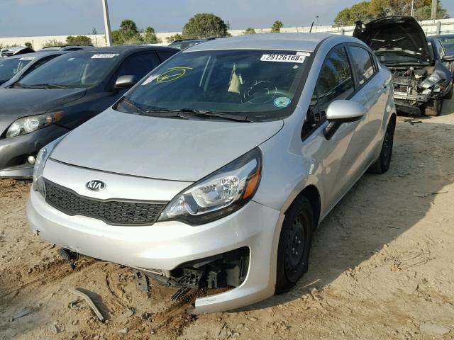 KNADM4A38G6532946 - 2016 KIA RIO LX SILVER photo 2