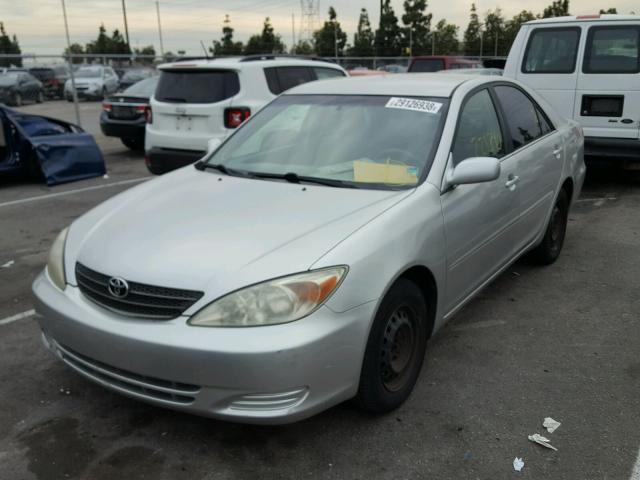 4T1BE32K14U881585 - 2004 TOYOTA CAMRY LE SILVER photo 2