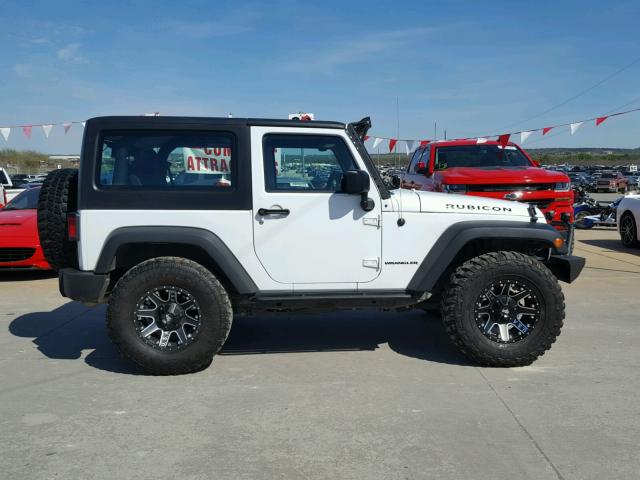 1C4BJWCG6GL232130 - 2016 JEEP WRANGLER R WHITE photo 9