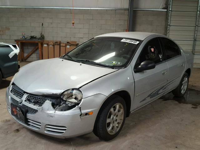 1B3ES56C75D172848 - 2005 DODGE NEON SXT SILVER photo 2