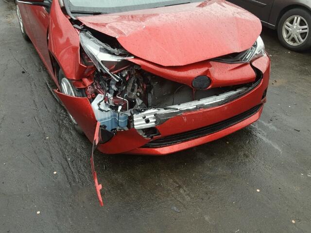 JTDKBRFU7G3520626 - 2016 TOYOTA PRIUS RED photo 9