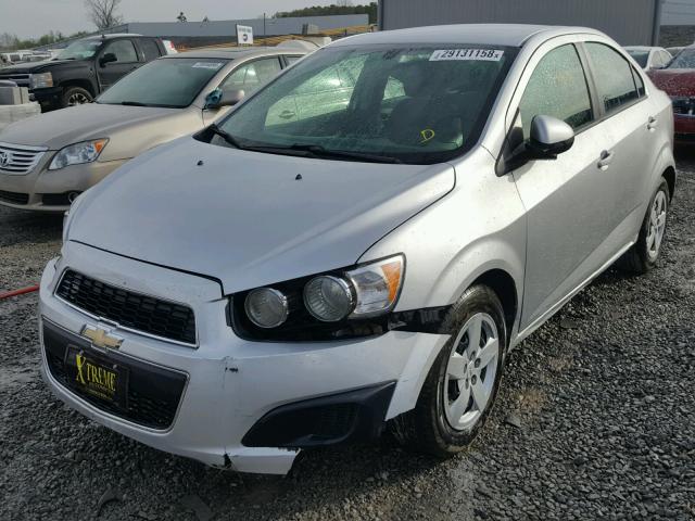 1G1JA5SH4E4118255 - 2014 CHEVROLET SONIC LS Gümüş foto 2