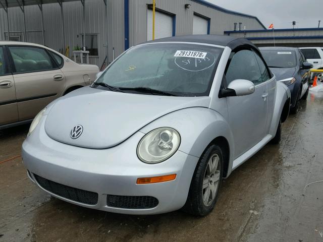 3VWRF31Y96M311702 - 2006 VOLKSWAGEN NEW BEETLE 银色 照片 2