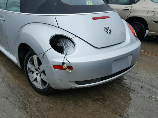 3VWRF31Y96M311702 - 2006 VOLKSWAGEN NEW BEETLE 银色 照片 9