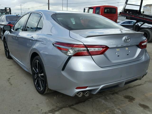 4T1B61HK3JU505541 - 2018 TOYOTA CAMRY XSE SILVER photo 3