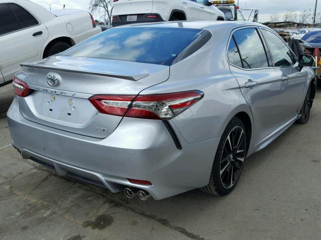 4T1B61HK3JU505541 - 2018 TOYOTA CAMRY XSE SILVER photo 4