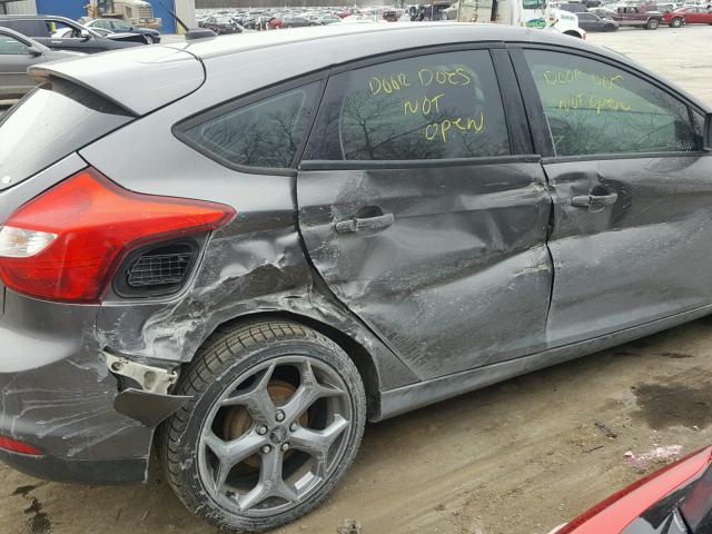 1FAHP3K20CL361168 - 2012 FORD FOCUS SE GRAY photo 9