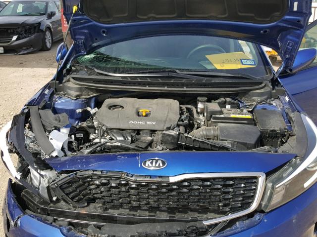 3KPFL4A78HE068263 - 2017 KIA FORTE LX BLUE photo 7