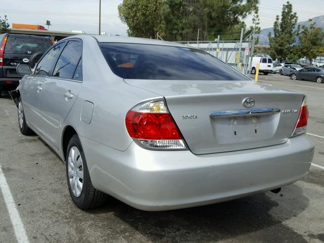 4T1BE32K85U574836 - 2005 TOYOTA CAMRY LE SILVER photo 3