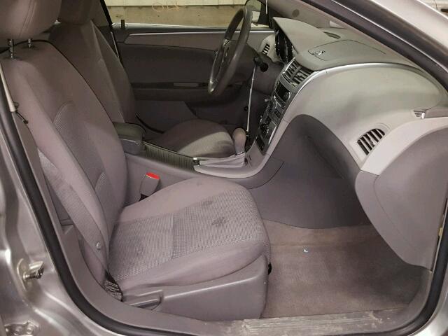 1G1ZG57B18F279323 - 2008 CHEVROLET MALIBU LS 银色 照片 5