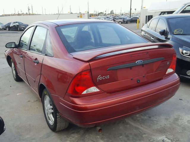 1FAFP3435YW123190 - 2000 FORD FOCUS SE RED photo 3