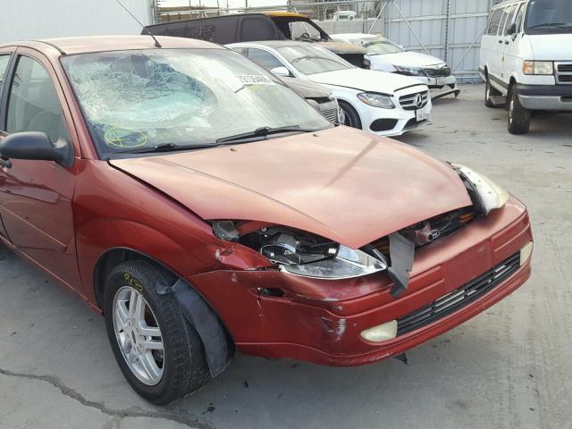 1FAFP3435YW123190 - 2000 FORD FOCUS SE RED photo 9