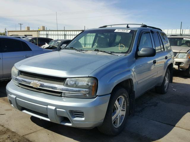 1GNDT13S062340538 - 2006 CHEVROLET TRAILBLAZE BLUE photo 2