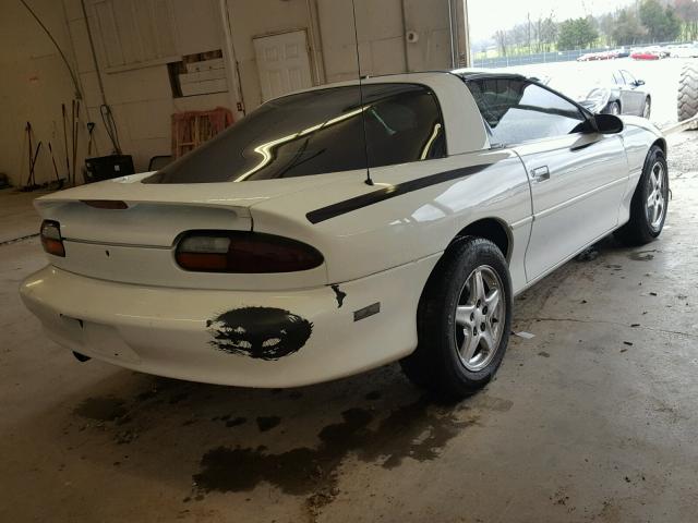 2G1FP22K8X2135681 - 1999 CHEVROLET CAMARO WHITE photo 4