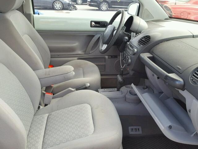 3VWCB21C62M452656 - 2002 VOLKSWAGEN NEW BEETLE 白色 照片 5