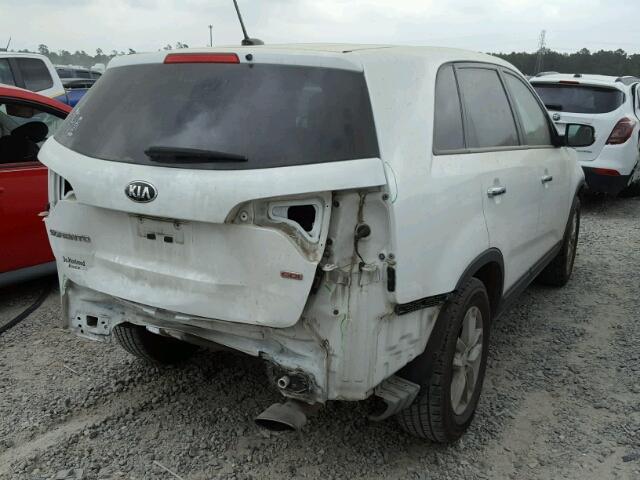 5XYKT4A60EG424869 - 2014 KIA SORENTO LX WHITE photo 4