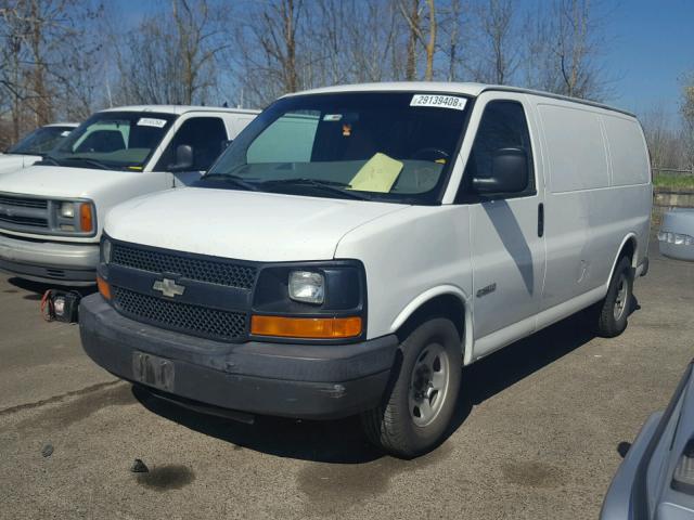 1GCFG25TX31194376 - 2003 CHEVROLET EXPRESS G2 WHITE photo 2