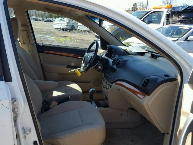 KL1TD5DE5BB142217 - 2011 CHEVROLET AVEO LS WHITE photo 5