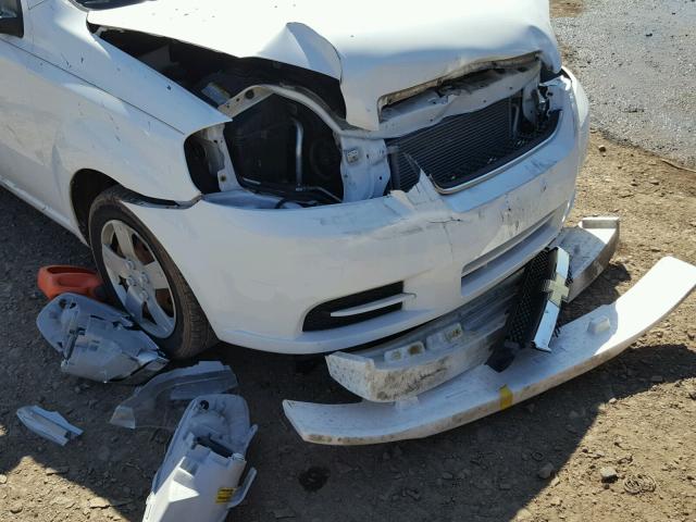 KL1TD5DE5BB142217 - 2011 CHEVROLET AVEO LS WHITE photo 9